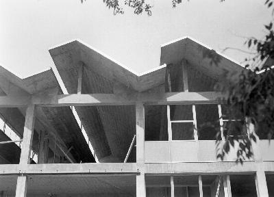 Folded plate roof for gymnasium and cafeteria